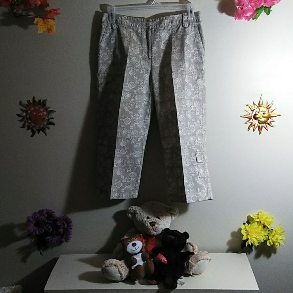 Capri pants